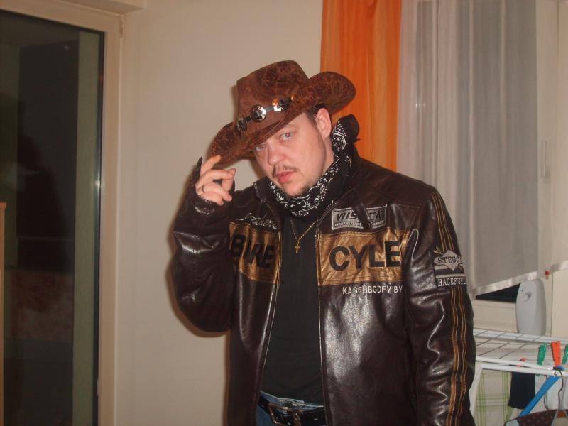 DAS BIN AUCH ICH MIT HUT
HIHI
