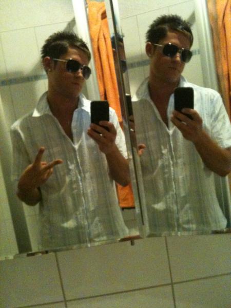 Hmm Poser xD