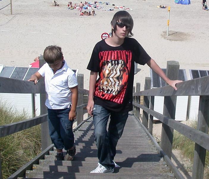 Auch in den Niederlanden im Urlaub gemacht.. links mein Cousin. xD