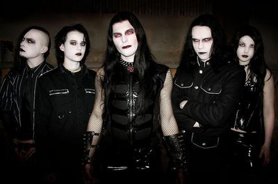 Nachtblut.
Eine Band die sich an Eisregens Musikrichtung angelehnt hat.