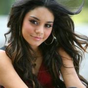 Vanessa Anne Hudgens ( im Film Gabriella )