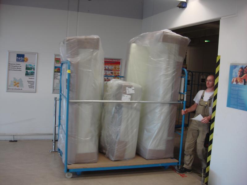 Jipie... da kommen die Sofas!