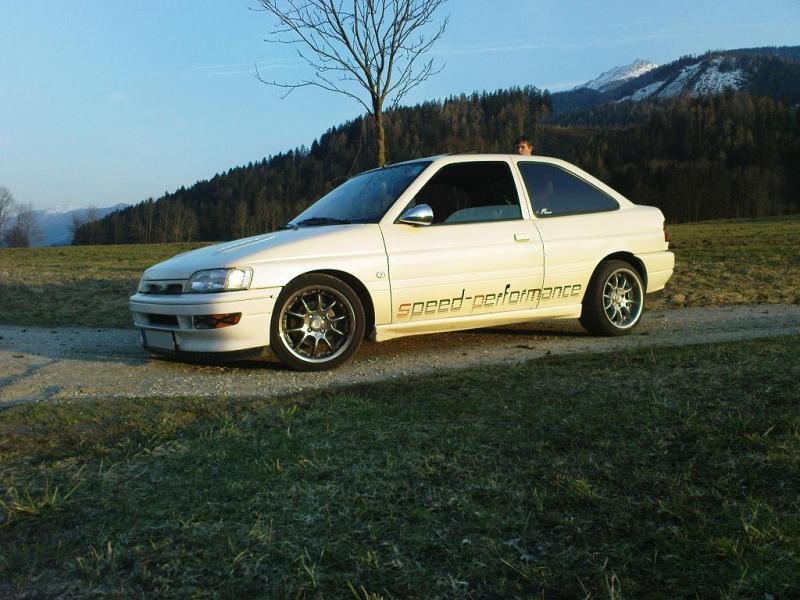 Escort RS2000 Bj 1991
150 PS laut Leistungsprfstand 181PS. 
Sommerfahrzeug