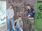 Bin der in der mitte^^ 
die anderen 2 sind meine kollegen und so :D
