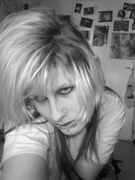 Mein persnliches Lieblingsbild xD
Ich stehe auf J-Musiker.... 
Und meine Haare sind jetzt wesentlich krzer als auf dem Bild TT__TT