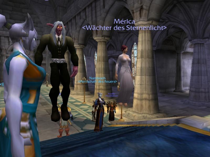 Der Priester hebt das Ehepaar ihn die Hhe und gelobigt sie zu MANN und FRAU