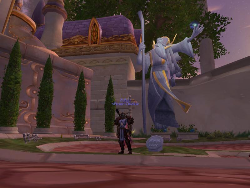 Hier ist Zulsr vor einer Statue die ich nicht kenne ^^